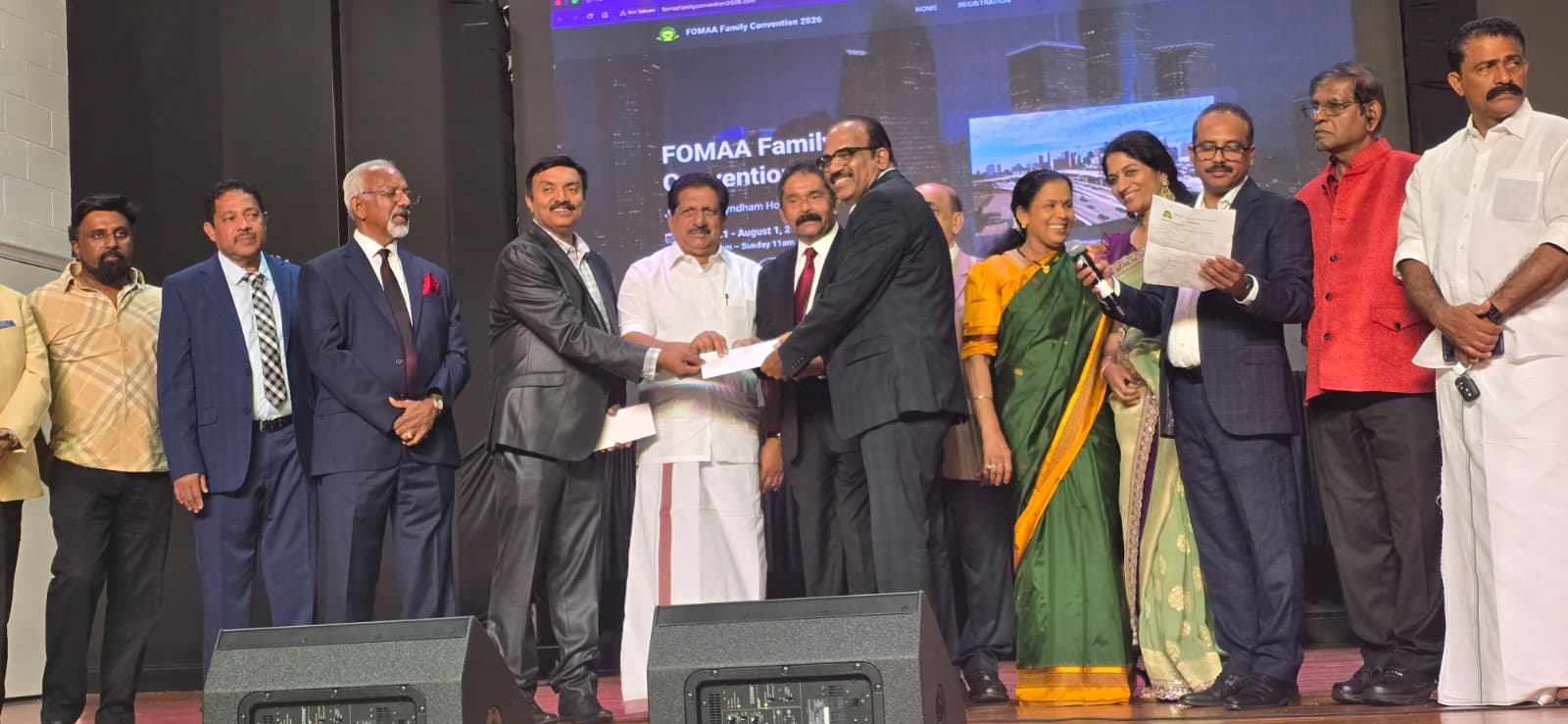 വോളിബോൾ  കളിച്ചു  മാണി സി. കാപ്പന്‍ എം.എല്‍.എ. ക്ക്   സ്വർണമാല; കിട്ടി, പോയി  