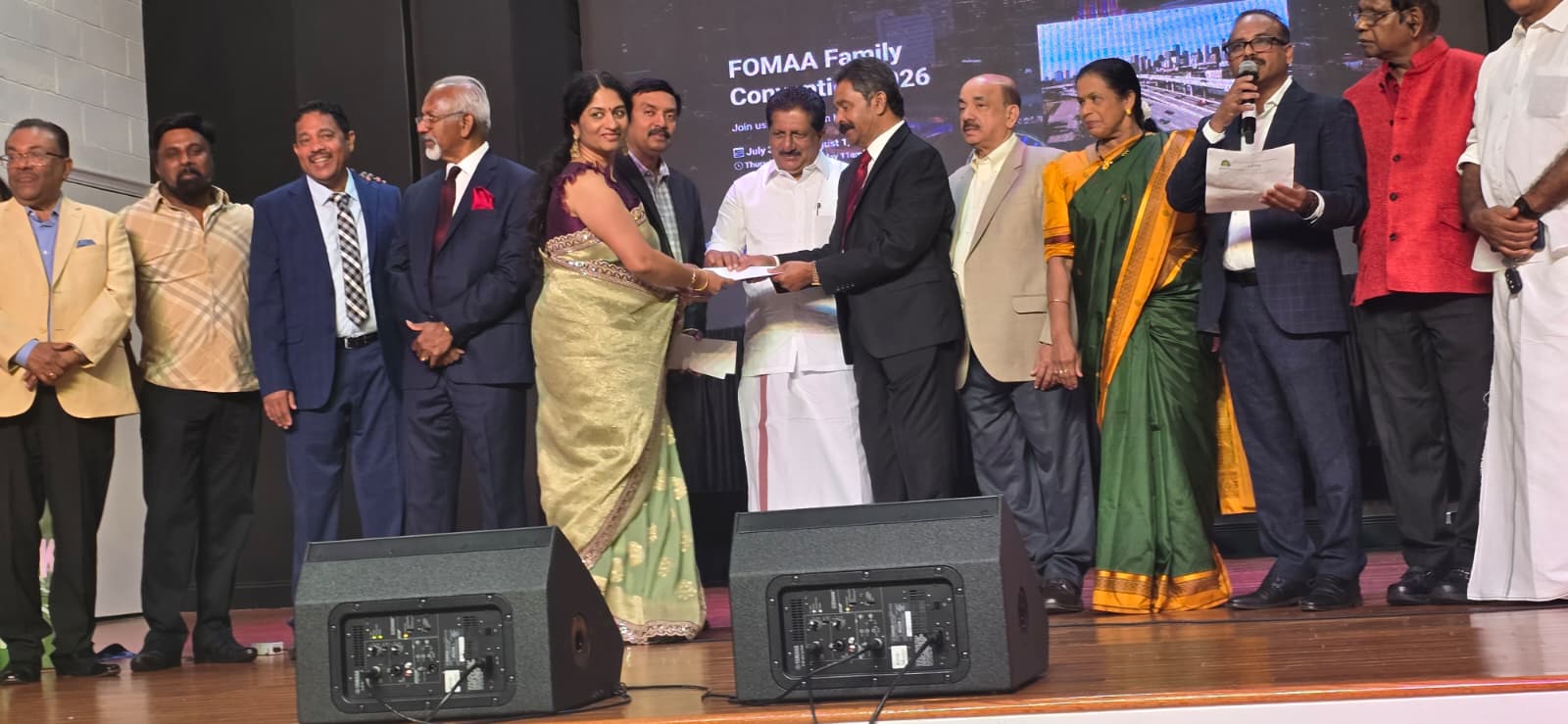 വോളിബോൾ  കളിച്ചു  മാണി സി. കാപ്പന്‍ എം.എല്‍.എ. ക്ക്   സ്വർണമാല; കിട്ടി, പോയി  