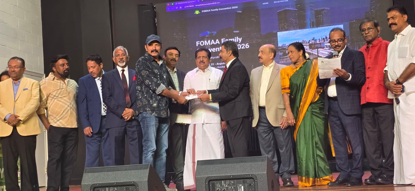 വോളിബോൾ  കളിച്ചു  മാണി സി. കാപ്പന്‍ എം.എല്‍.എ. ക്ക്   സ്വർണമാല; കിട്ടി, പോയി  