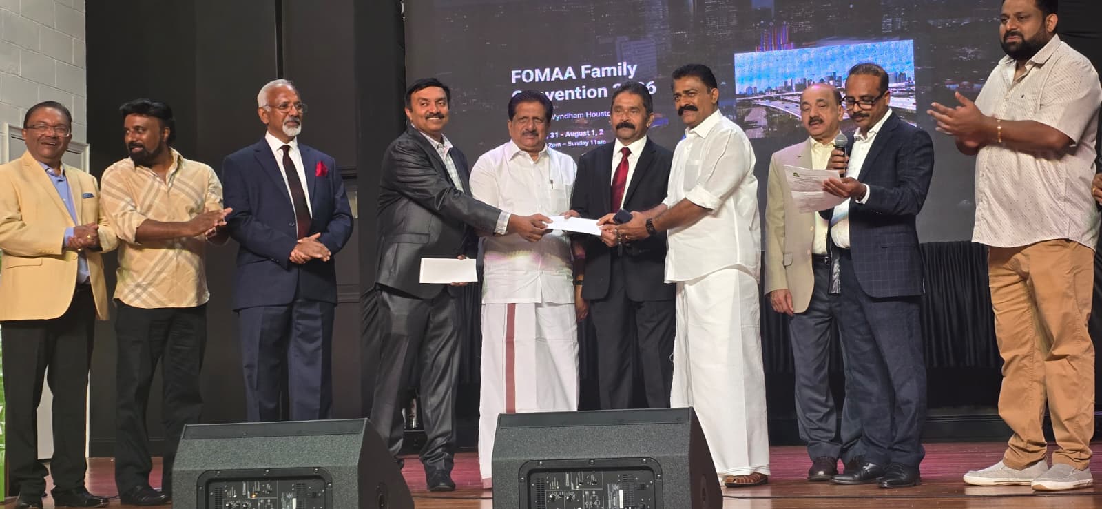 വോളിബോൾ  കളിച്ചു  മാണി സി. കാപ്പന്‍ എം.എല്‍.എ. ക്ക്   സ്വർണമാല; കിട്ടി, പോയി  
