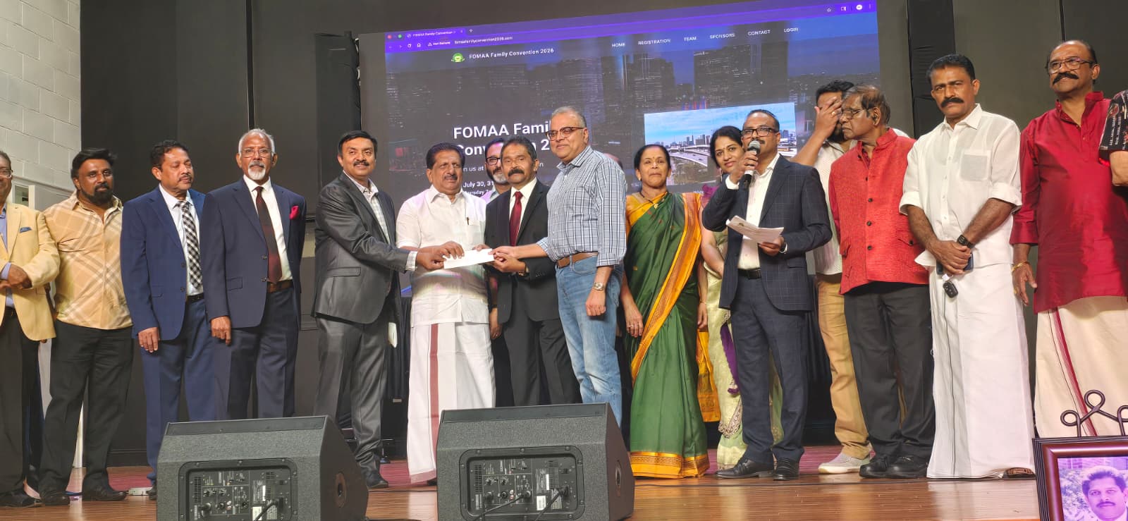 വോളിബോൾ  കളിച്ചു  മാണി സി. കാപ്പന്‍ എം.എല്‍.എ. ക്ക്   സ്വർണമാല; കിട്ടി, പോയി  