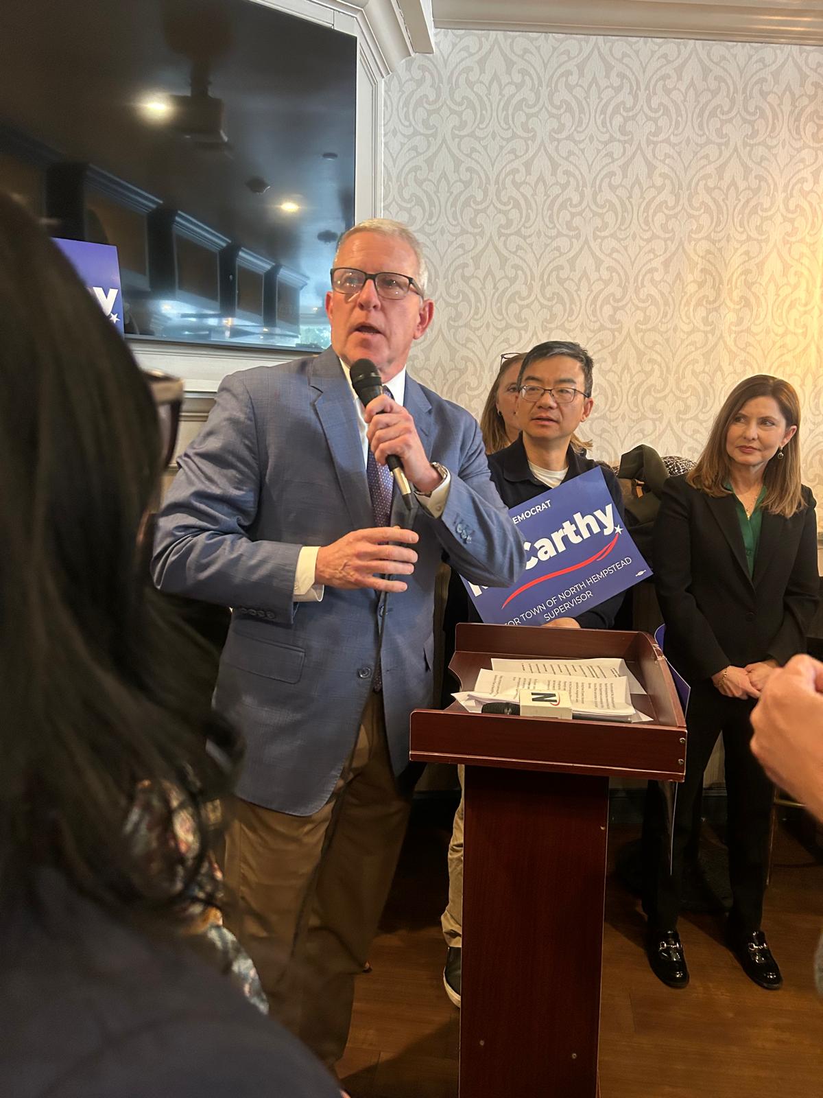 ഷോൺ മക്കാർത്തി (62), നോർത്ത് ഹെമ്പ്സ്റ്റഡ് ടൌൺ സൂപ്പർവൈസർ സ്ഥാനത്തേക്ക് മത്സരിക്കുന്നു