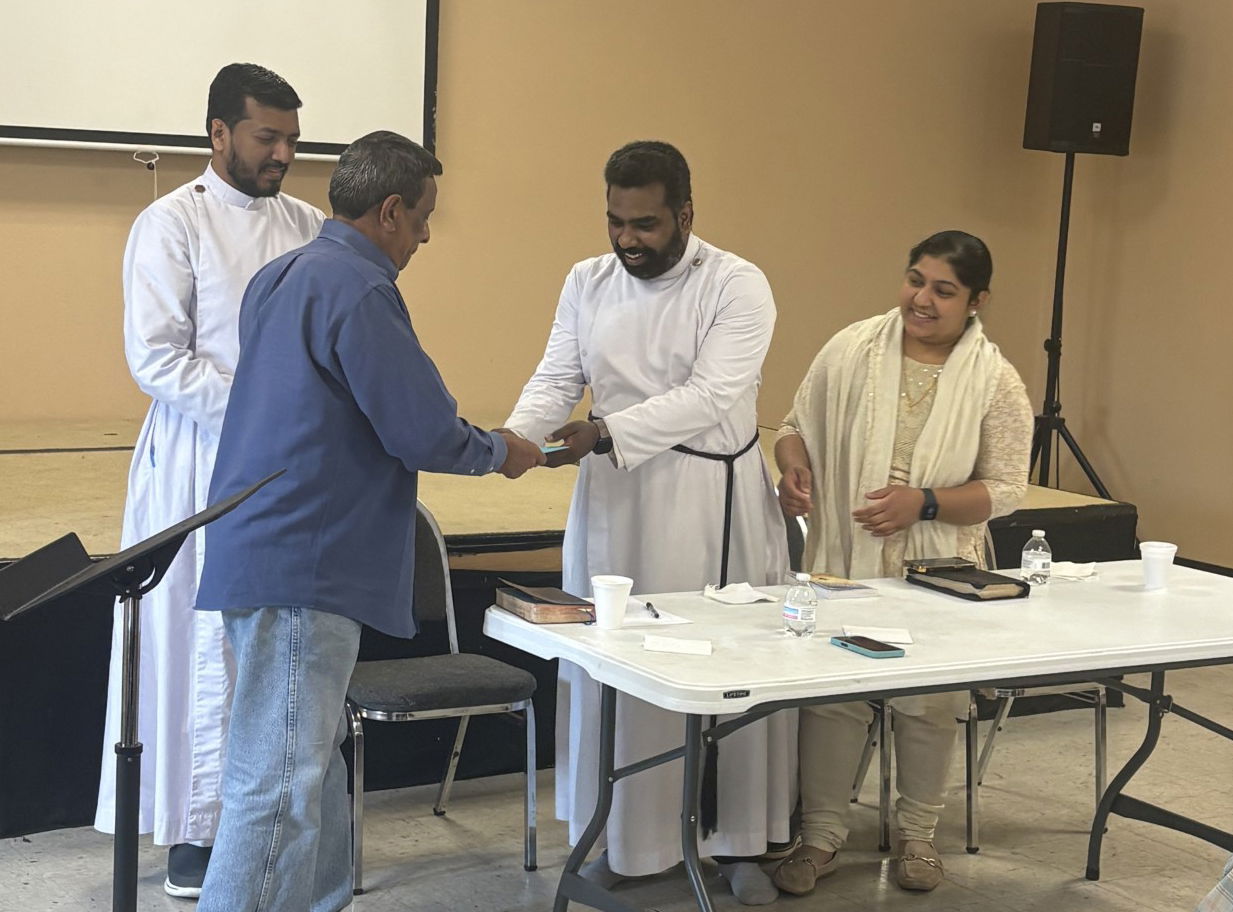 രാജീവ് സുകു അച്ചന് സ്നേഹോഷ്മളമായ യാത്ര അയപ്പ് നൽകി