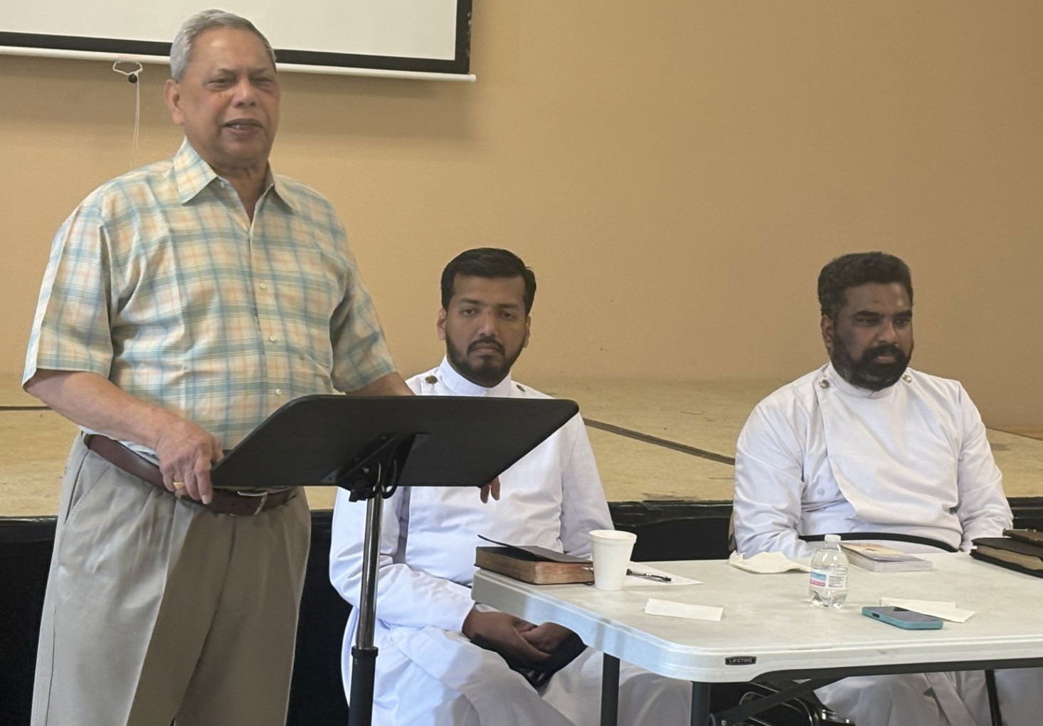 രാജീവ് സുകു അച്ചന് സ്നേഹോഷ്മളമായ യാത്ര അയപ്പ് നൽകി