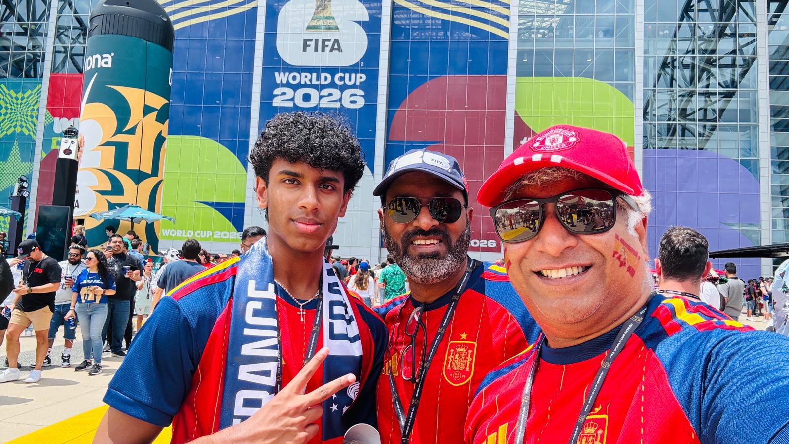 കളി കാണാൻ ലാലേട്ടനും സുഹൃത്തുക്കളും ; ഫ്രാൻസിനെ വീഴ്ത്തി സ്പെയിൻ ഫൈനലിൽ!