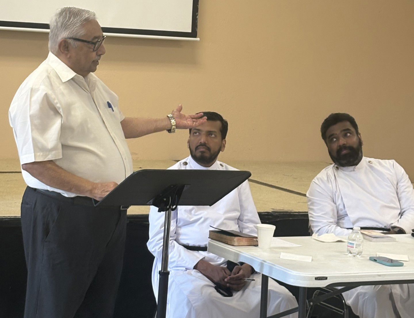 രാജീവ് സുകു അച്ചന് സ്നേഹോഷ്മളമായ യാത്ര അയപ്പ് നൽകി