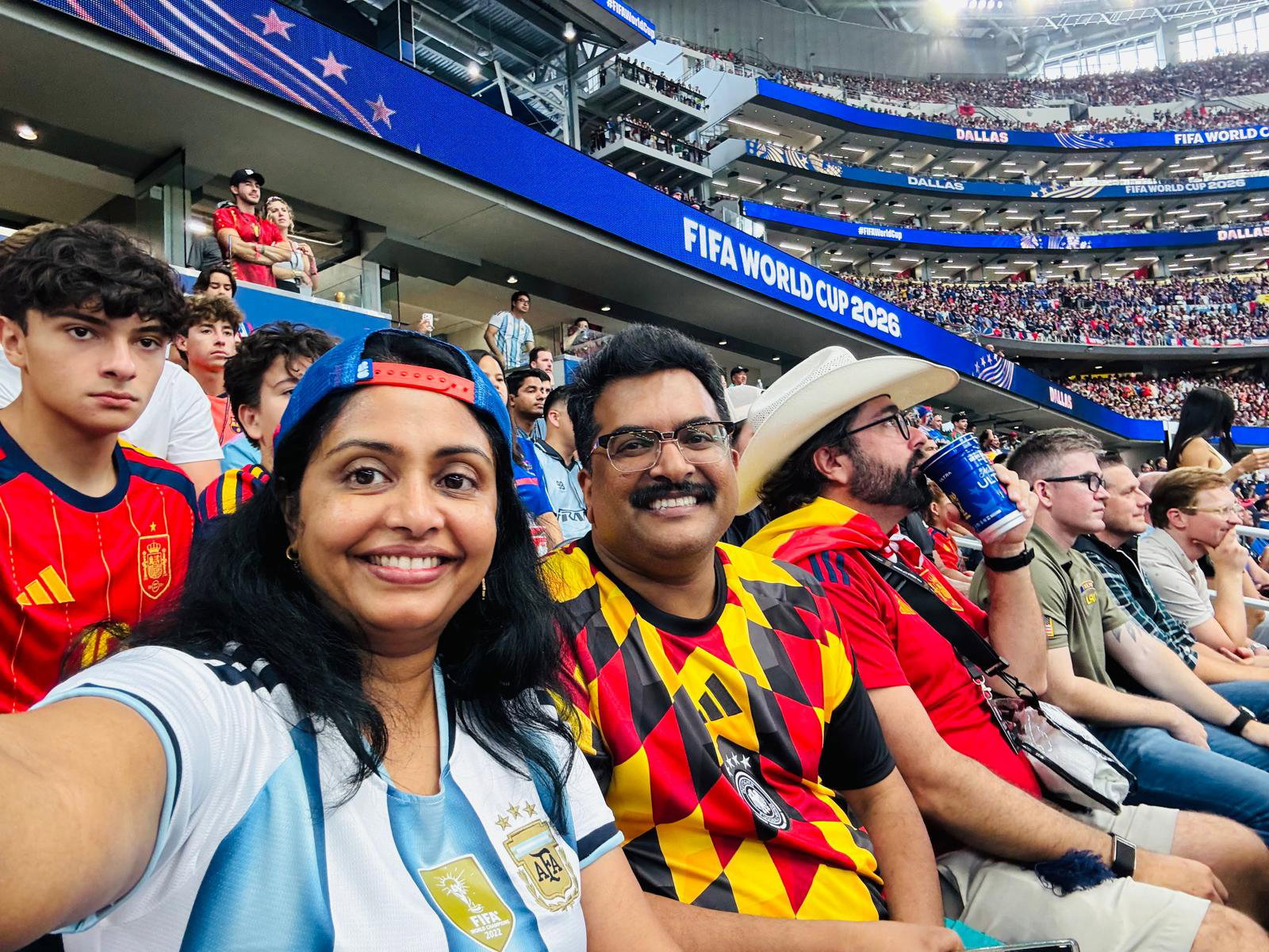 കളി കാണാൻ ലാലേട്ടനും സുഹൃത്തുക്കളും ; ഫ്രാൻസിനെ വീഴ്ത്തി സ്പെയിൻ ഫൈനലിൽ!