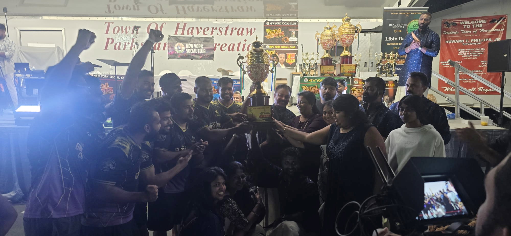 വടംവലി മത്സരത്തിൽ  കനേഡിയൻ ഗ്ലാഡിയേറ്റേഴ്സ്  രണ്ടാം തവണയും ട്രോഫി നേടി