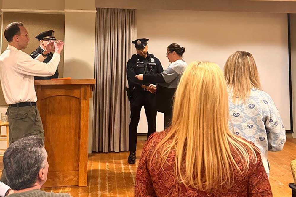 മോഷണവാഹനവുമായി രക്ഷപ്പെട്ട കൗമാരക്കാരനെ പിടികൂടി — ഓഫീസർ ജോജി എബ്രഹാമിന് ‘ഓഫീസർ ഓഫ് ദ മന്ത്’ ബഹുമതി