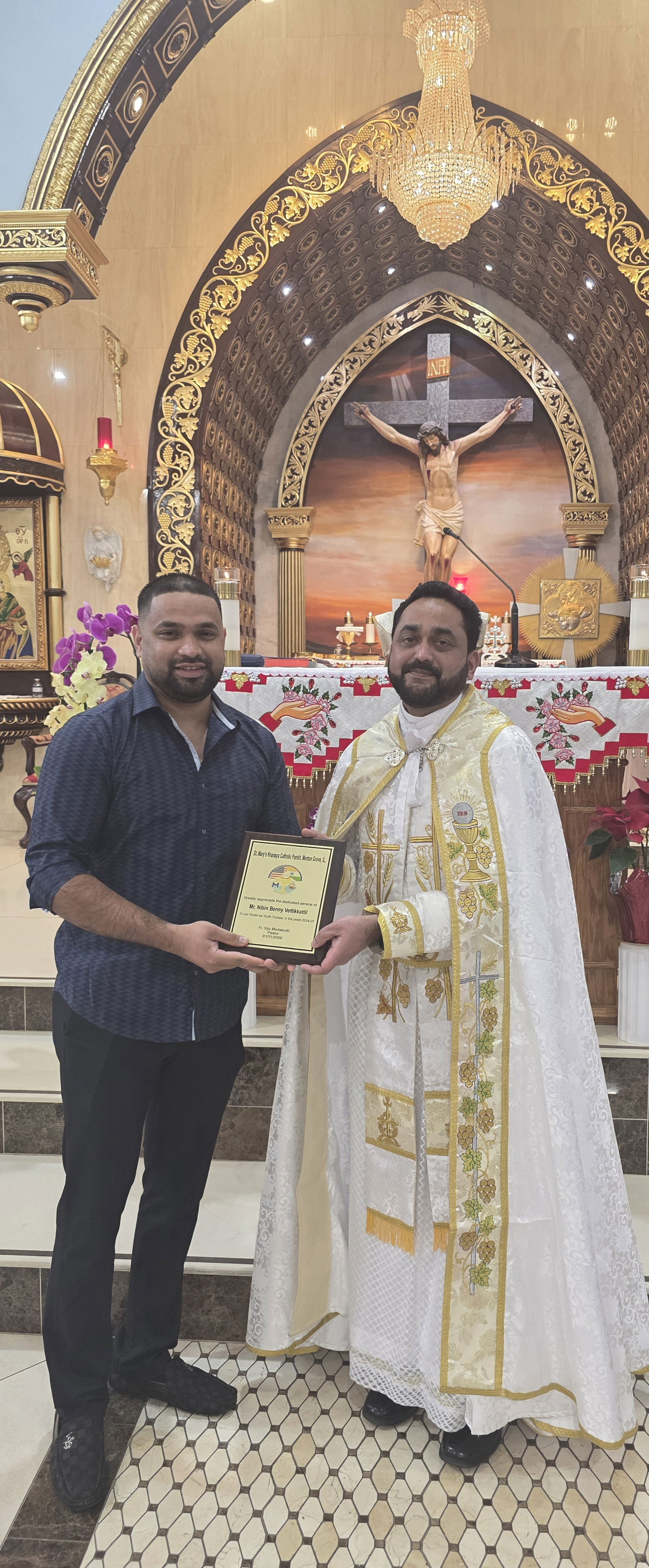 ചിക്കാഗോ സെന്റ് മേരീസില്‍ സ്ഥാനമൊഴിഞ്ഞ എക്‌സിക്യൂട്ടീവിന് ഇടവകയുടെ ആദരം