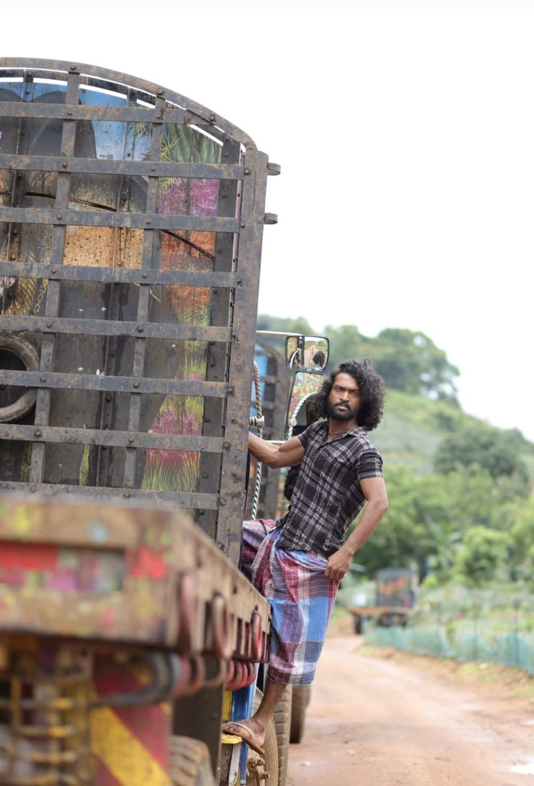 ആക്ഷനും പ്രണയവും പിന്നെ ഭീകരതയുടെ നിഗൂഢതകളും ........ കിരാത പൂര്‍ത്തിയായി.