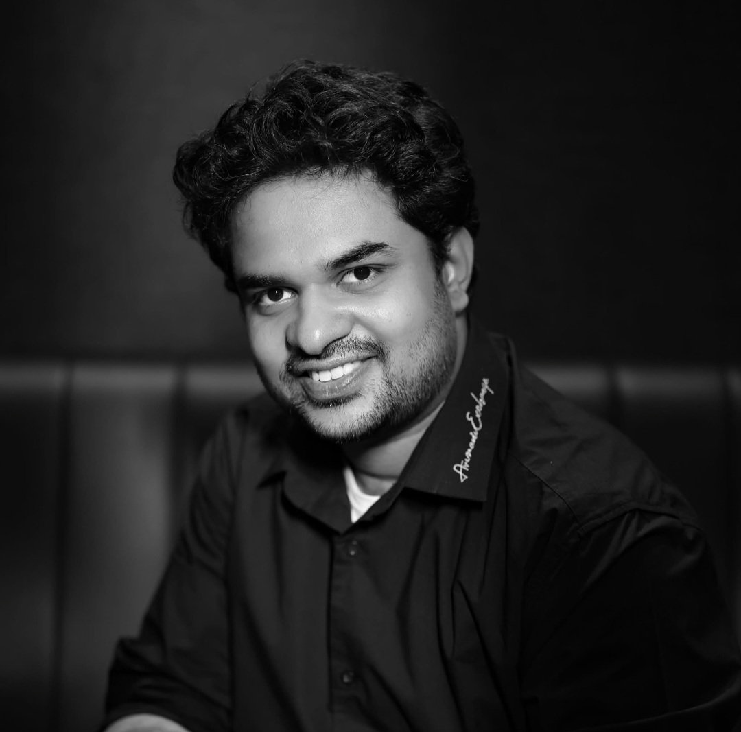 ശരത്തിന്റെ ആലാപനത്തോടെ 'മഴവില്‍ക്കനവുകള്‍' തരംഗമാകുന്നു:  'രാവുറങ്ങാതെ' ഗാനം യൂട്യൂബില്‍ 1 ലക്ഷം കാഴ്ചക്കാരെ പിന്നിട്ടു.