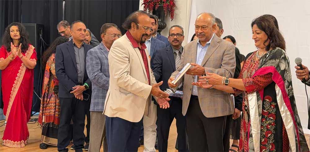 വ്യവസായി ജോൺ ടൈറ്റസിന്റെ ആത്മകഥ  'ഏവിയേഷൻ ആൽകെമിസ്റ്റ്' ഫോമാ പ്രകാശനം ചെയ്തു