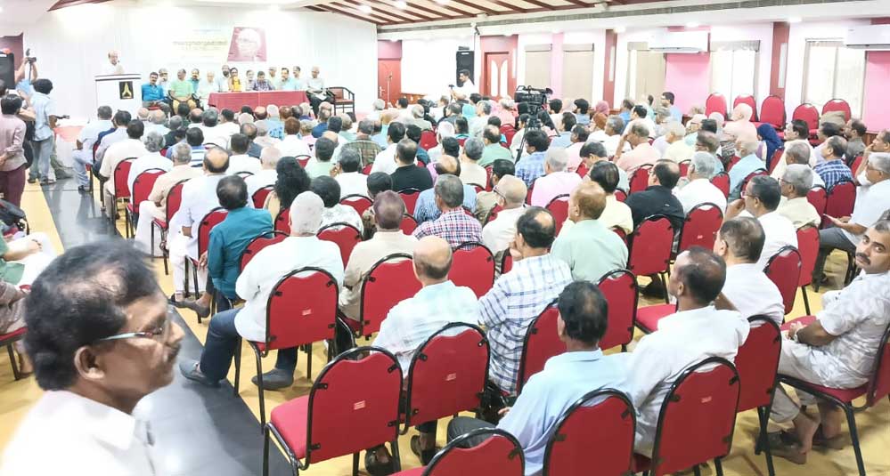 കെ അബൂബക്കറിന്  കോഴിക്കോടിൻ്റെ ആദരം