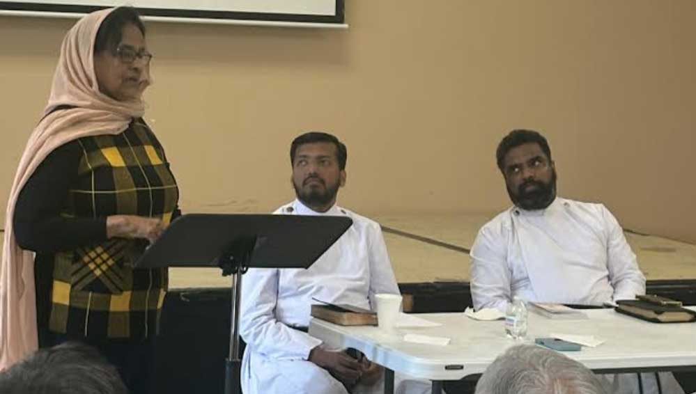 ഡാളസ് സെന്റ് പോൾസ് മാർത്തോമാ ചർച്ച ഫ്രൈഡേ ഫാസ്റ്റിംഗ് പ്രയർ   അംഗങ്ങൾ രാജീവ് സുകു അച്ചന്  യാത്ര അയപ്പ് നൽകി